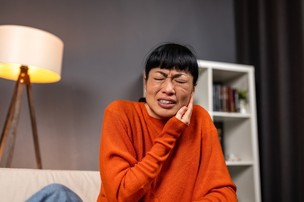 When To See An Emergency Dentist:    Urgent Dental Problems And What To Do First